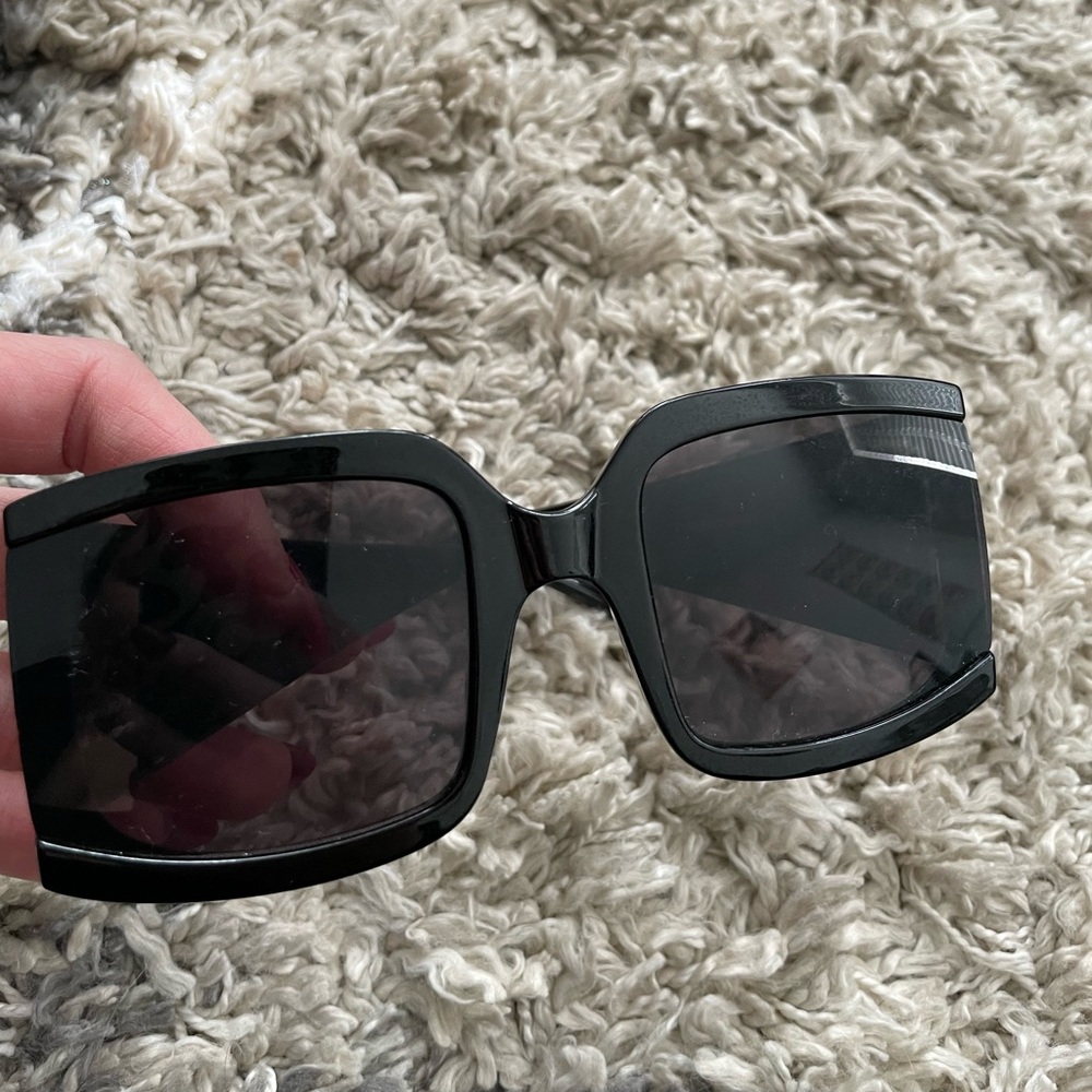 Sunglasses - women’s black
